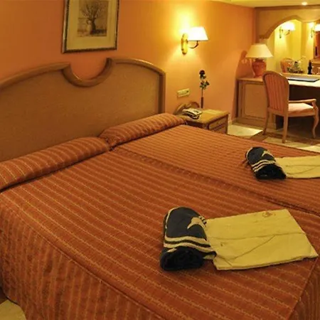 Готель Grupotel Acapulco Playa - Adults Only