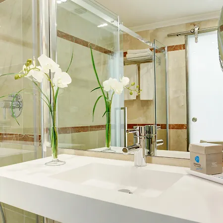 Grupotel Acapulco Playa - Adults Only