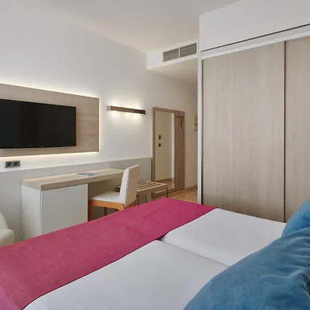 Grupotel Acapulco Playa - Adults Only فندق بلايا ذي بالما