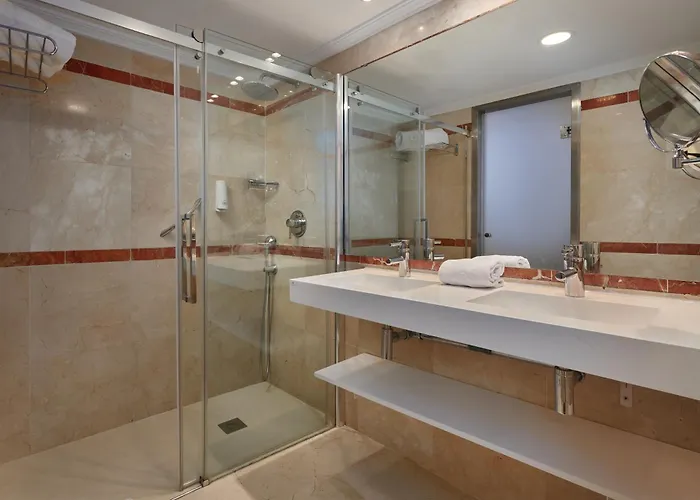 Grupotel Acapulco Playa - Adults Only Отель 4*