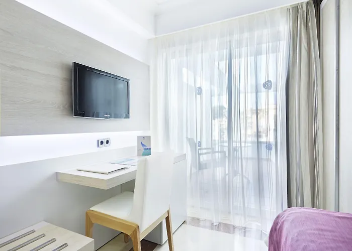 Grupotel Acapulco Playa - Adults Only Отель Плайя де Пальма